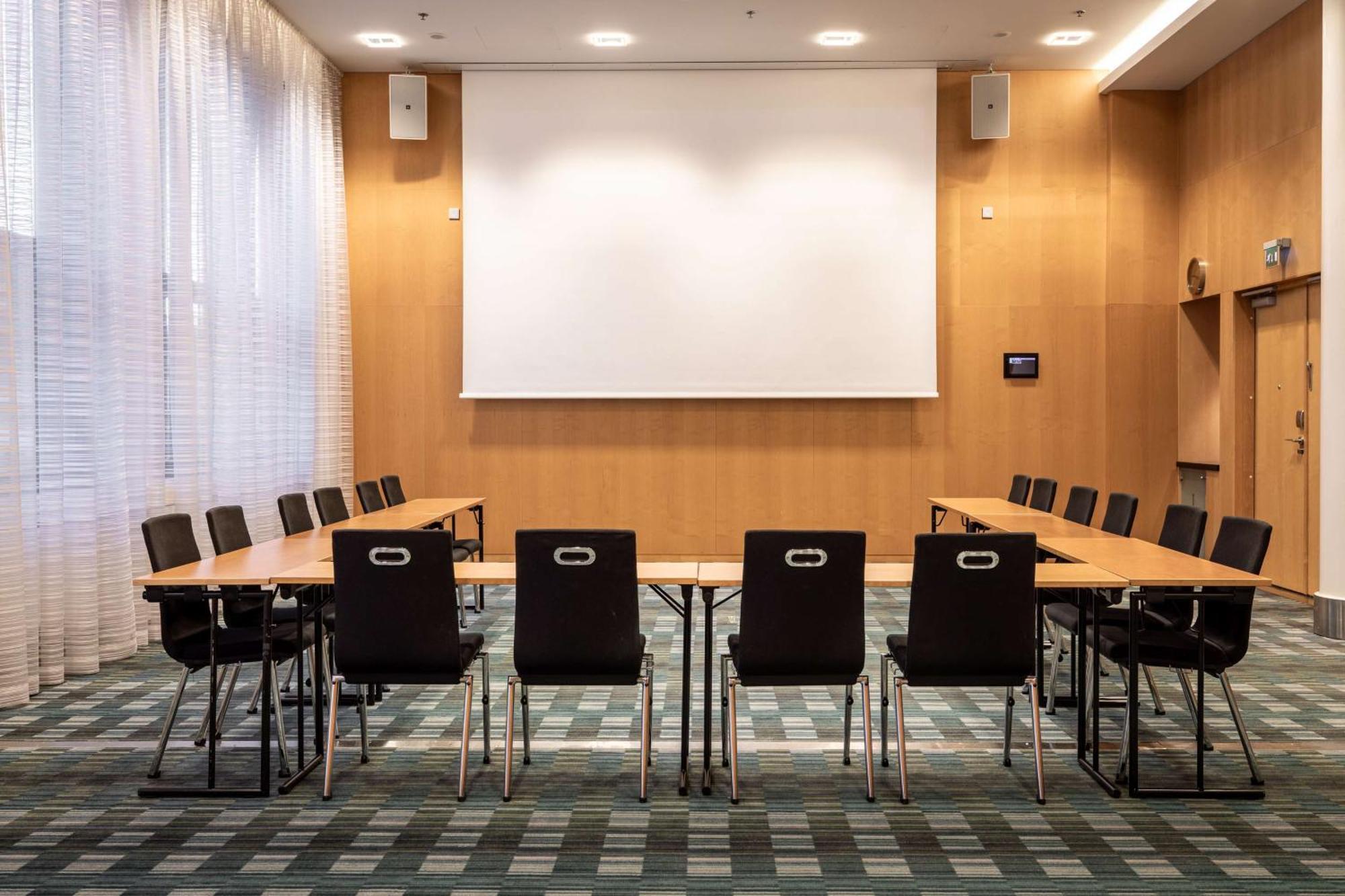 Hilton Helsinki Airport Hotel Вантаа Екстериор снимка