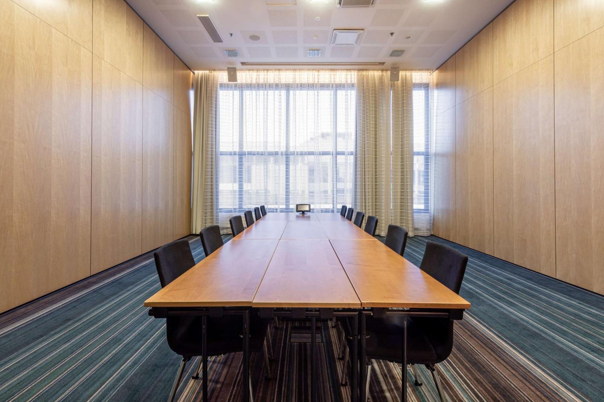 Hilton Helsinki Airport Hotel Вантаа Екстериор снимка