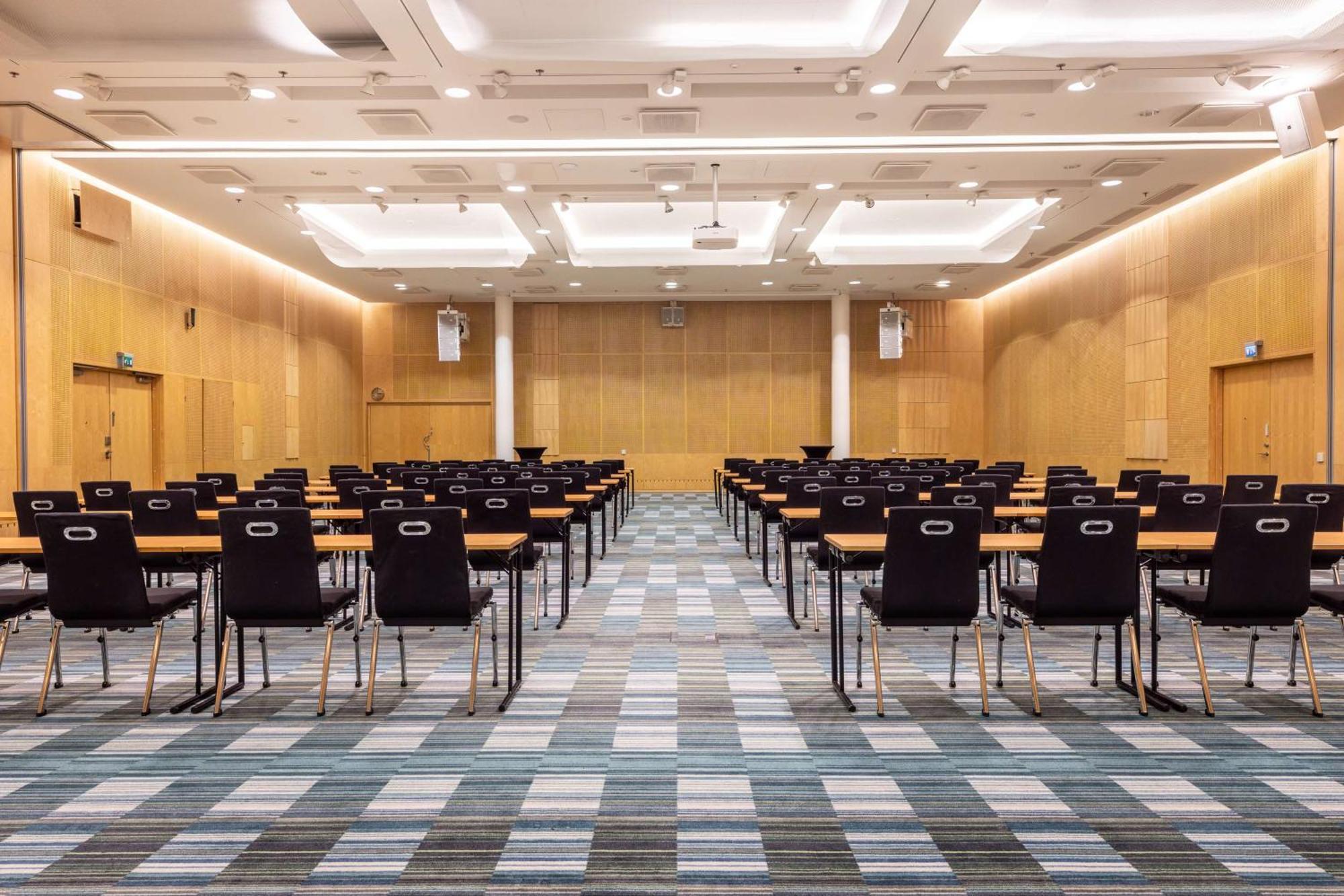 Hilton Helsinki Airport Hotel Вантаа Екстериор снимка