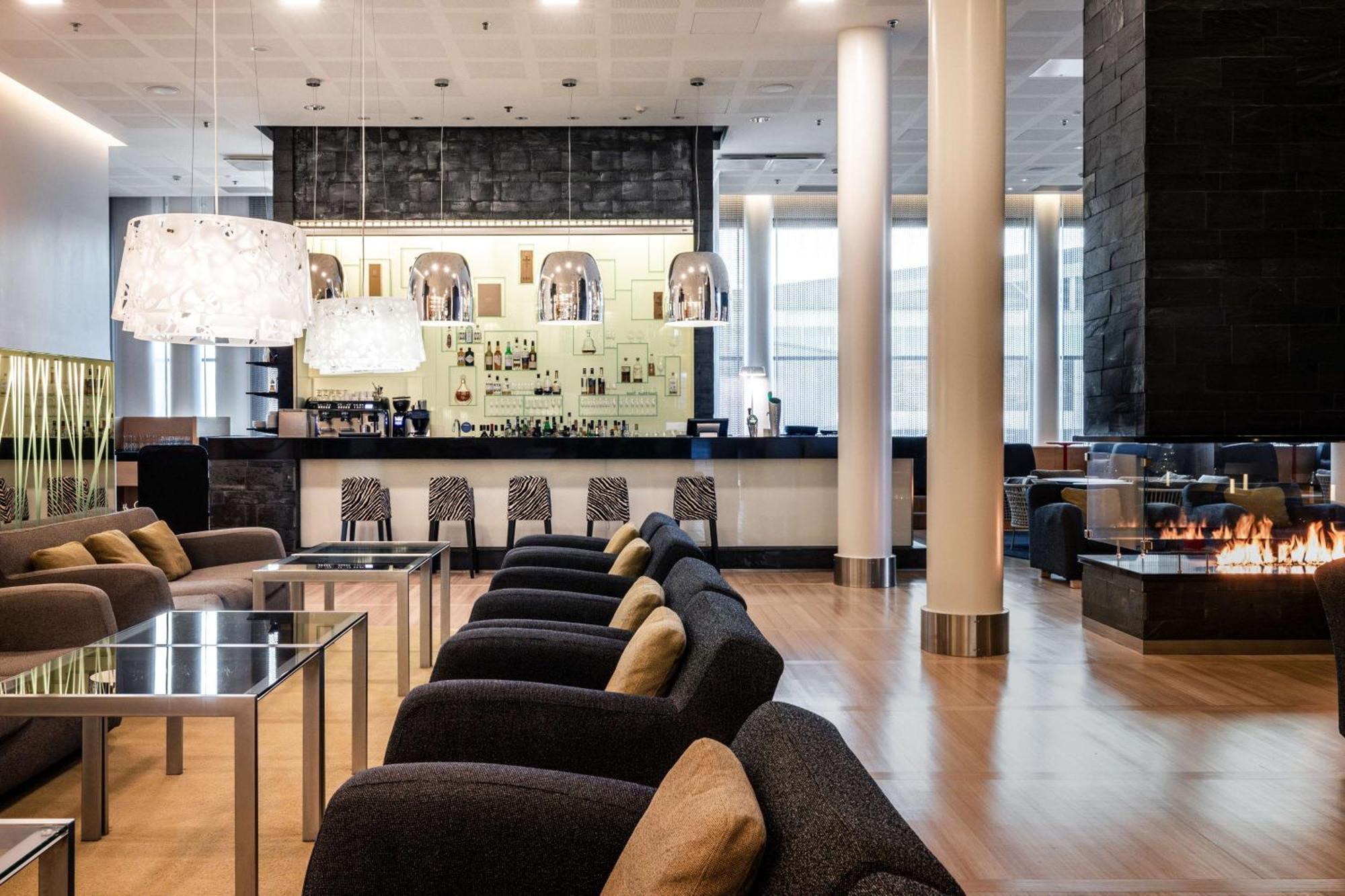 Hilton Helsinki Airport Hotel Вантаа Екстериор снимка