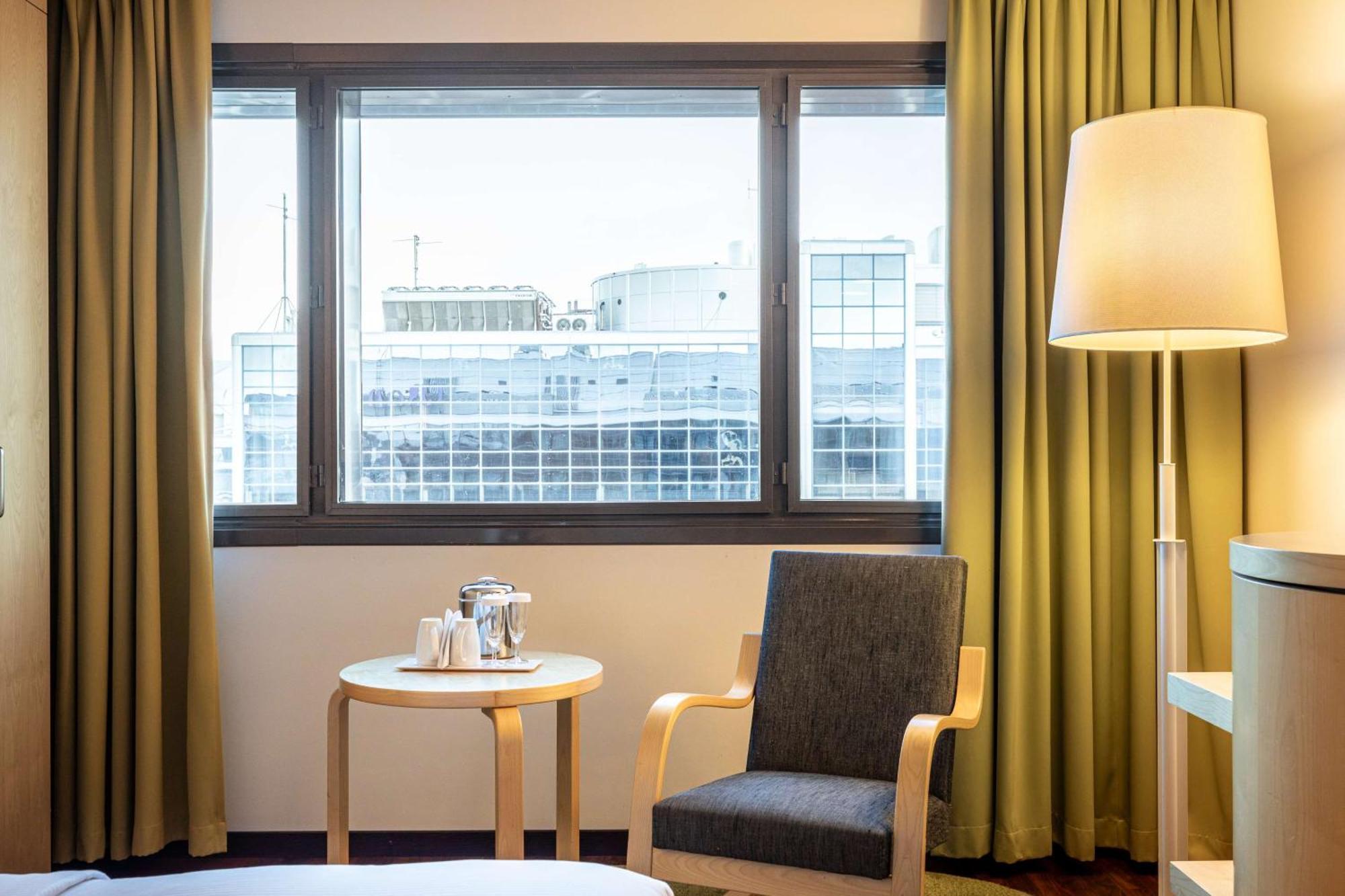 Hilton Helsinki Airport Hotel Вантаа Екстериор снимка