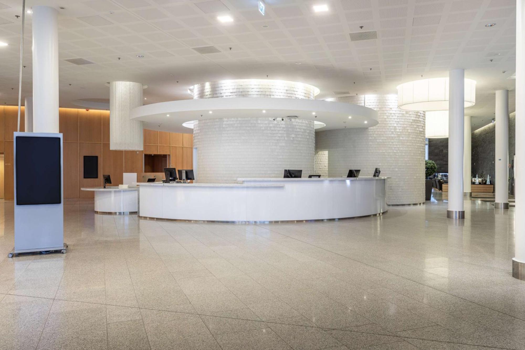 Hilton Helsinki Airport Hotel Вантаа Екстериор снимка