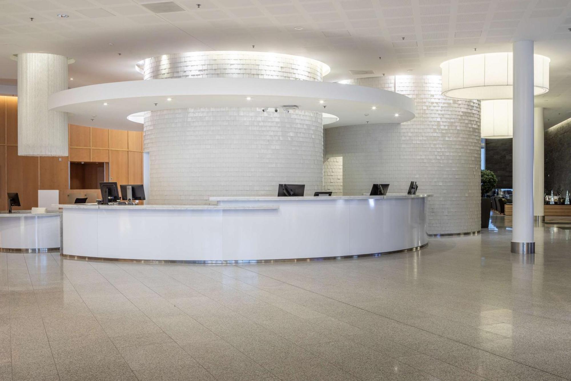 Hilton Helsinki Airport Hotel Вантаа Екстериор снимка